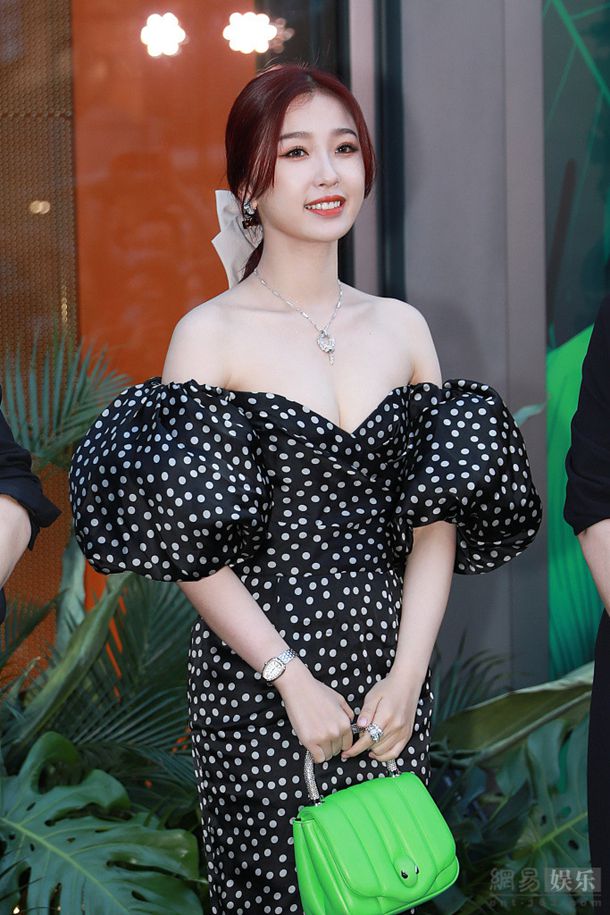 女的陰道操操多了是不是會很粗 女的陰道操操多了是不是會很粗